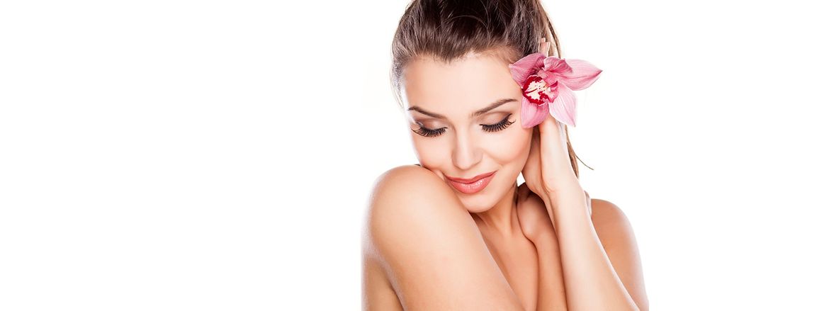 Depilación Glamour mujer con pestañas voluminosas